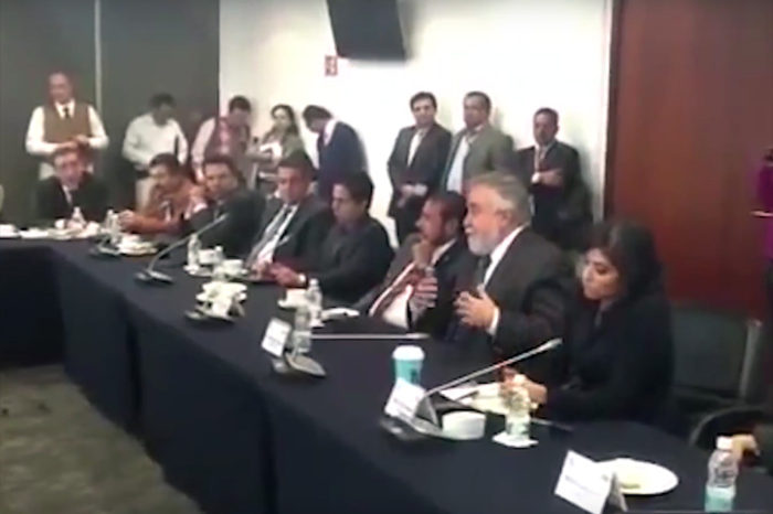 Transparencia de reversa y en lo oscurito / #TransparenciaYa