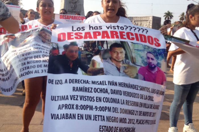 Marchan en Colima para exigir aparición con vida de tres jóvenes