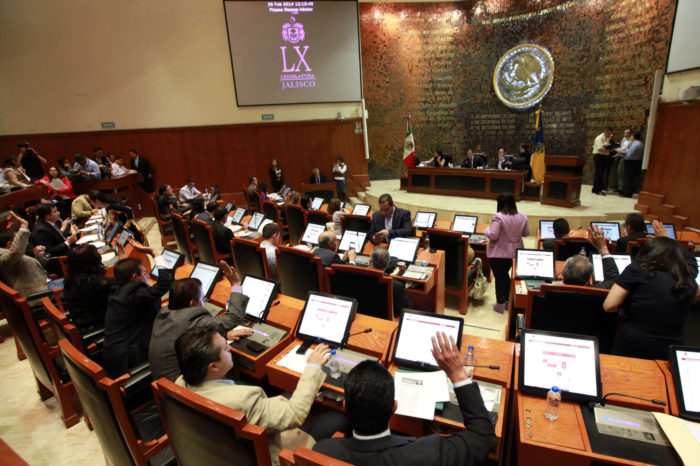 El Congreso de Jalisco aprueba la iniciativa #SinVotoNohayDinero que reduce dinero a partidos