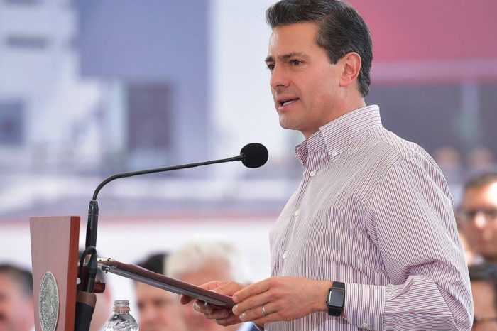 Gobierno espía: Peña Nieto amenaza, luego se retracta y después niega responsabilidad