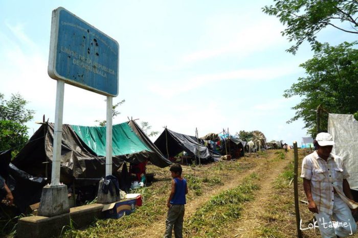 Organizaciones documentan negativa del gobierno a brindar recursos a los desplazados de Guatemala