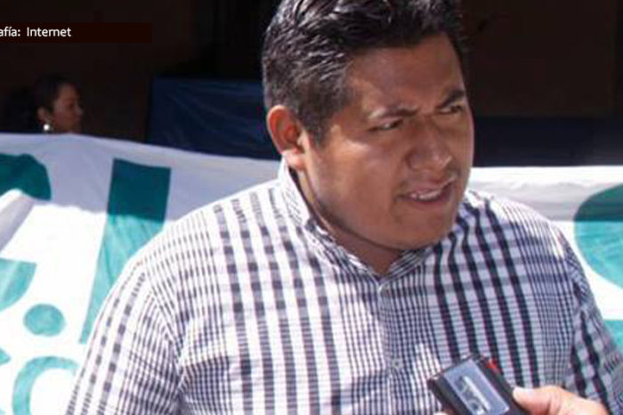 Presidente municipal y funcionarios en Oaxaca amenazan y retienen a voceador de periódico crítico
