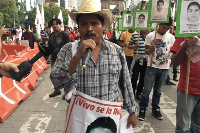 Investigación sobre Ayotzinapa debe ahondar en la participación del ejército: padres de los 43