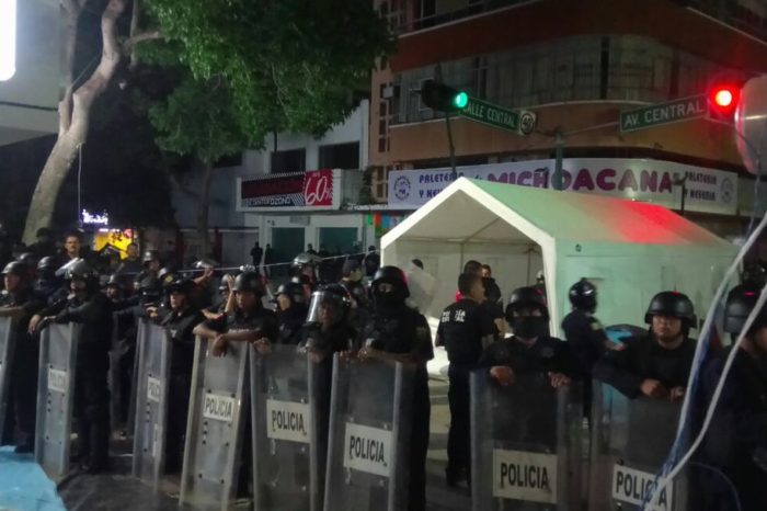 Detienen en Chiapas a 44 maestros de secundaria en protesta