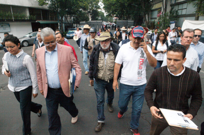 Integrantes de la Marcha por Morelos dialogan con autoridades en la Segob