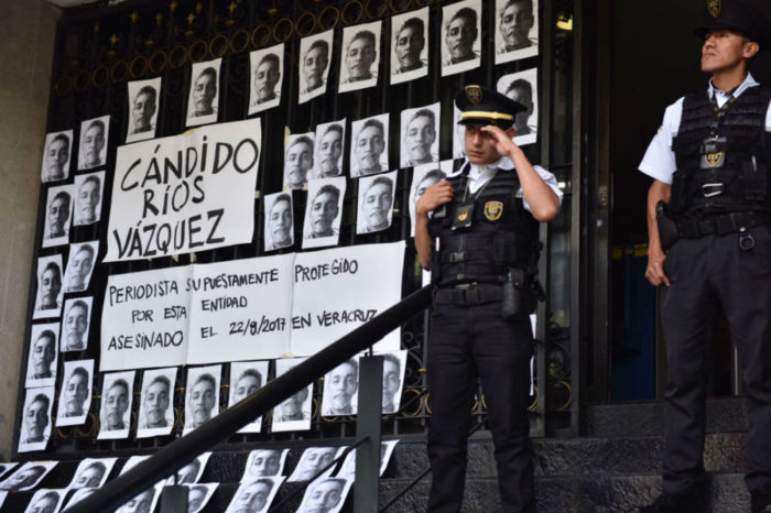 Periodistas protestan en la Segob por asesinato de Cándido Ríos