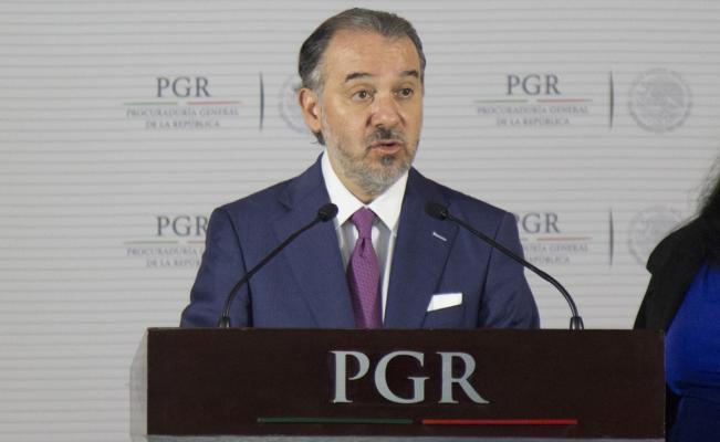 Raúl Cervantes, titular de la PGR, tiene registrado un Ferrari con domicilio fantasma en Morelos, revela MCCI