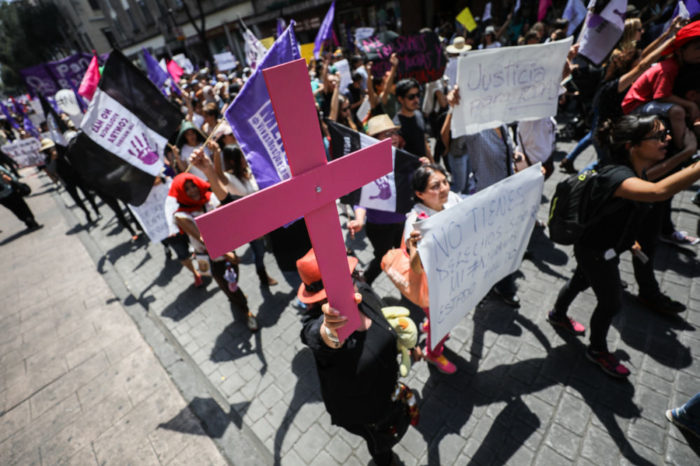 “De camino a casa quiero ser libre, no valiente”, exigen mujeres en marcha contra el feminicidio