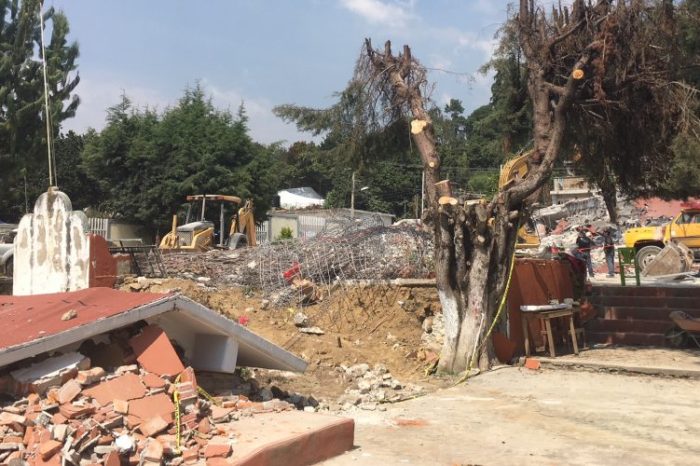 En Alpanocan, Puebla, ciudadanos reconstruyen sus viviendas, del gobierno no han recibido nada