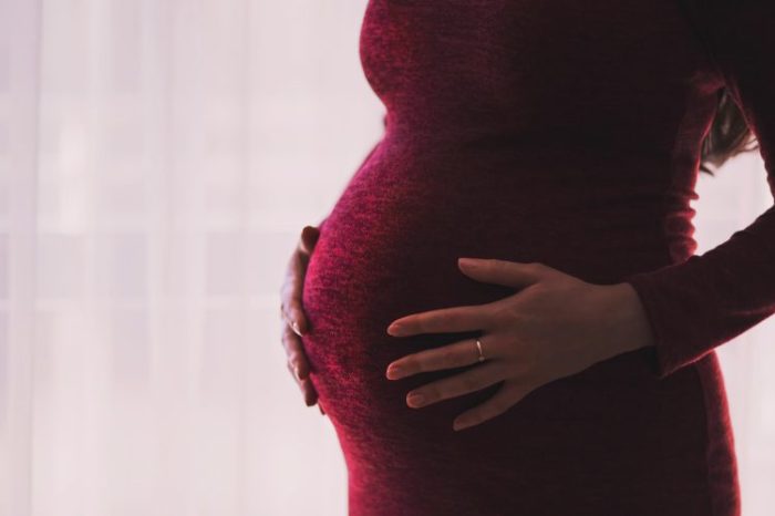 Estar embarazada la principal causa de discriminación laboral en México