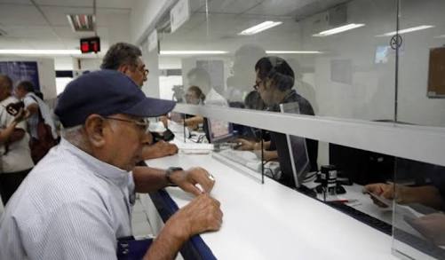 Pensionados de México son los segundos más pobres de la OCDE. ¿Y qué queda? Trabajar más años