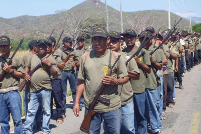 Ejecutan a cinco policías comunitarios en Acapulco y detienen e incomunican a 30: Centro Tlachinollan