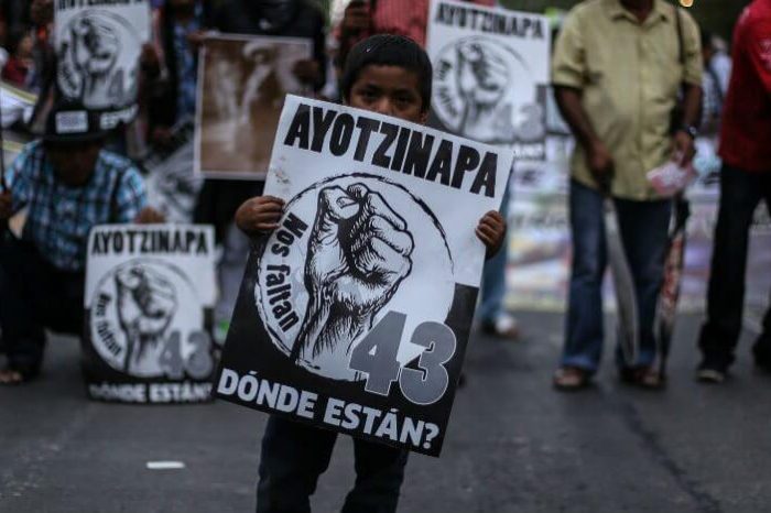 Funcionarios de la PGR merecen estar en la cárcel por caso Ayotzinapa: padres de los 43