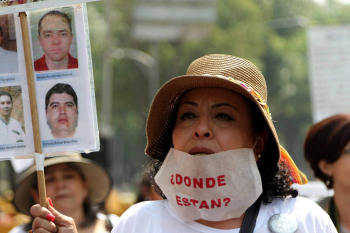 Familiares de desaparecidos exigen a Peña que Comisión de Búsqueda dependa de Segob