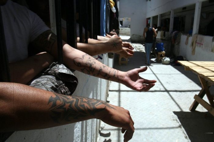 Mecanismo contra la Tortura pide a gobiernos de Querétaro y Jalisco combatir autogobierno y violencia en penales