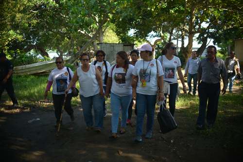 Impiden a activistas el paso a fosas clandestinas en Alvarado
