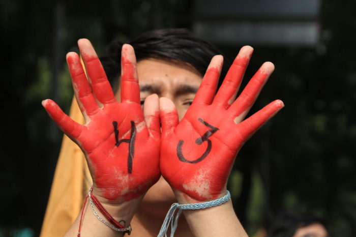 Marchan por normalistas de Ayotzinapa, con esperanza renovada