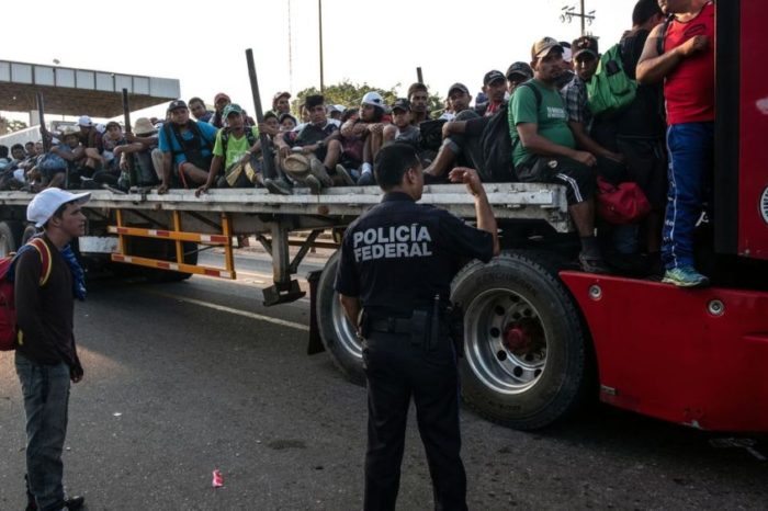 Policía Federal bloqueó paso de caravana migrante