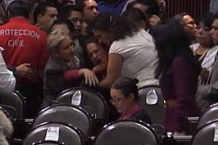 En plena sesión, diputada de Morena por Veracruz se entera del asesinato de su hija (Video)