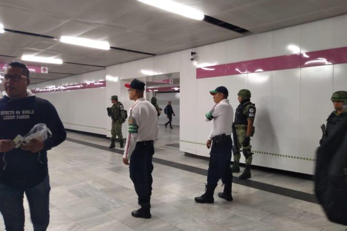 Pedir información, revisar mochilas o detener, ¿qué puede hacer (y qué no) la Guardia Nacional en el metro?