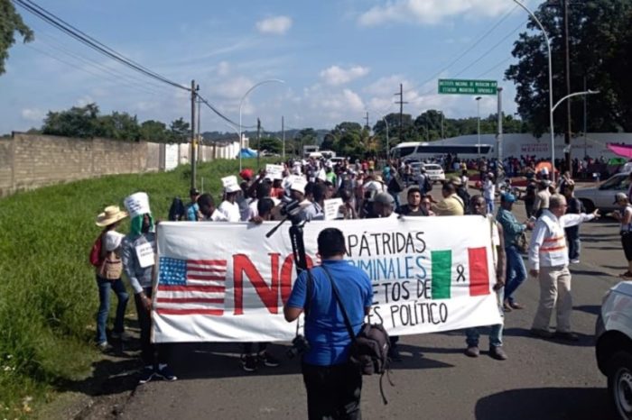 “No más racismo”, claman migrantes africanos durante marcha en Tapachula