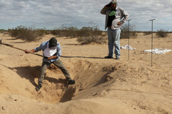 Buscan en desierto a joven desaparecido e identificado en un video