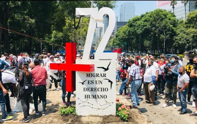 Colocan antimonumento por los 72 migrantes masacrados en San Fernando