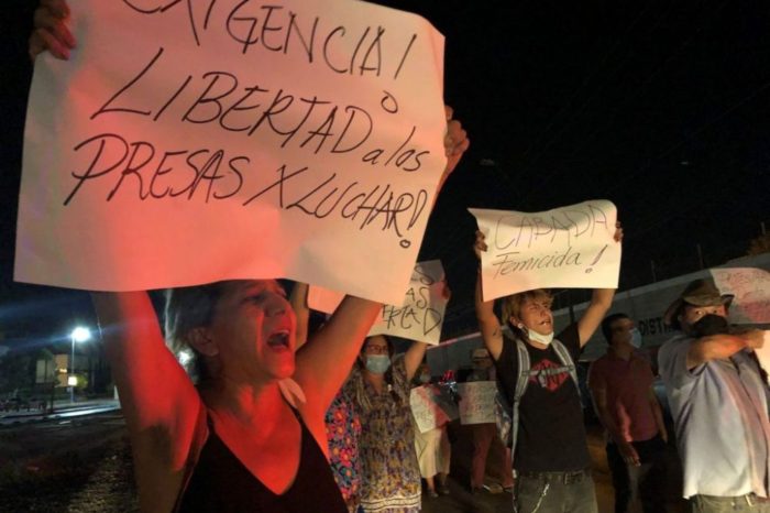 Marcha de mujeres en Ciudad Juárez contra la violencia policial culmina con represión