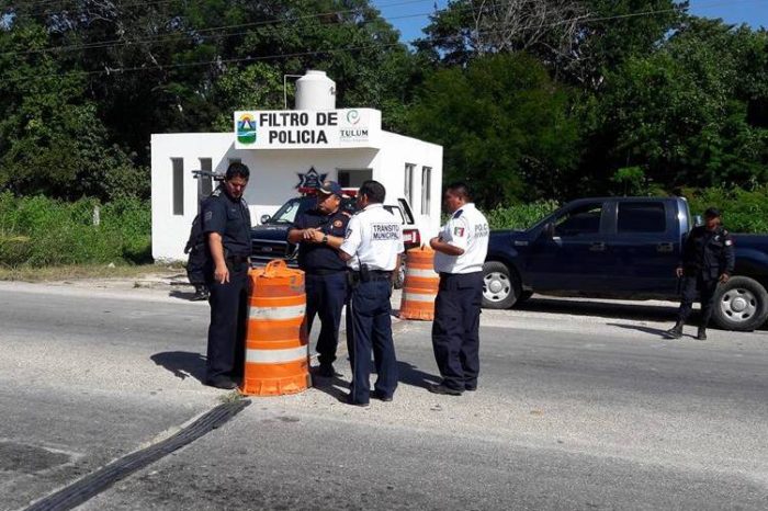 Policías matan a mujer detenida en Tulum, Quintana Roo; convocan a marcha
