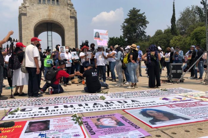 Madres de personas desaparecidas marchan en CDMX; exigen búsqueda y justicia