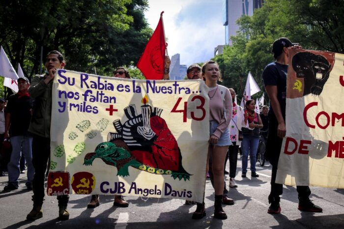 Marcha por los 8 años de la desaparición forzada de los 43 estudiantes de Ayotzinapa